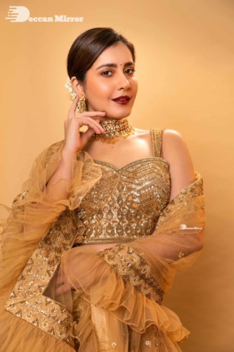 Raashi khanna photoshoot