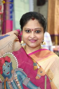 Actress Raasi launches Silk of India Handloom Expo