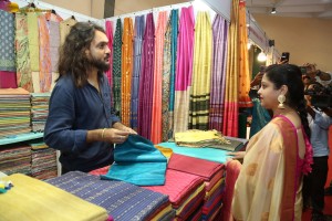 Actress Raasi launches Silk of India Handloom Expo