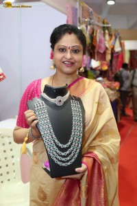 Actress Raasi launches Silk of India Handloom Expo