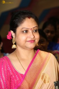 Actress Raasi launches Silk of India Handloom Expo