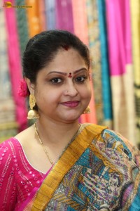 Actress Raasi launches Silk of India Handloom Expo