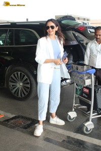 actress Rakul Preet Singh cute at the airport