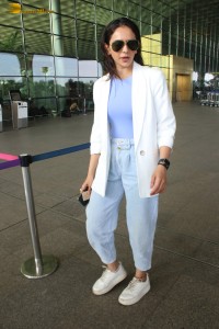 actress Rakul Preet Singh cute at the airport