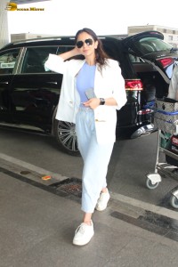 actress Rakul Preet Singh cute at the airport