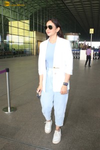 actress Rakul Preet Singh cute at the airport