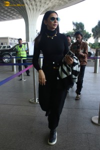 stylish rakul preet singh spotted at the airport in black dress