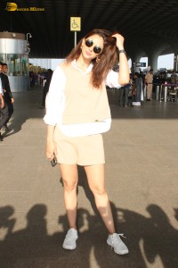 actress Rakul Preet Singh beautiful in shorts at mumbai airport