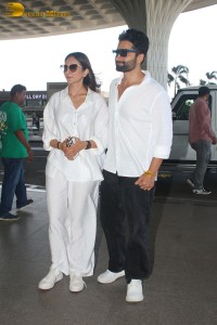 actress Rakul Preet Singh spotted at mumbai airport with her husband jackky bhagnani
