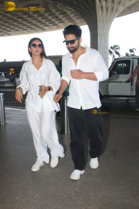 actress Rakul Preet Singh spotted at mumbai airport with her husband jackky bhagnani