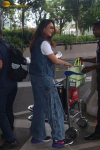 actress Rakul Preet Singh chic look in denim jeans