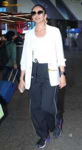 actress Rakul Preet Singh cute looks at mumbai airport