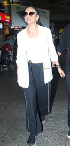 actress Rakul Preet Singh cute looks at mumbai airport