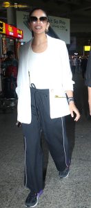 actress Rakul Preet Singh cute looks at mumbai airport