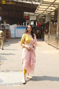 actress Rakul Preet Singh beautiful in a yellow salwar dress