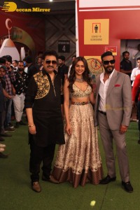Ajay Devgn and Rakul Preet promote Runway 34 at Dance India Dance Little Masters Set