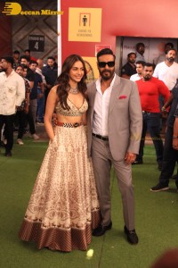 Ajay Devgn and Rakul Preet promote Runway 34 at Dance India Dance Little Masters Set