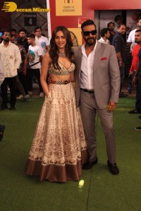 Ajay Devgn and Rakul Preet promote Runway 34 at Dance India Dance Little Masters Set