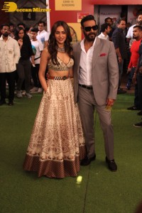 Ajay Devgn and Rakul Preet promote Runway 34 at Dance India Dance Little Masters Set