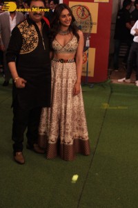 Ajay Devgn and Rakul Preet promote Runway 34 at Dance India Dance Little Masters Set