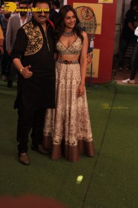 Ajay Devgn and Rakul Preet promote Runway 34 at Dance India Dance Little Masters Set