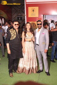 Ajay Devgn and Rakul Preet promote Runway 34 at Dance India Dance Little Masters Set
