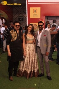 Ajay Devgn and Rakul Preet promote Runway 34 at Dance India Dance Little Masters Set