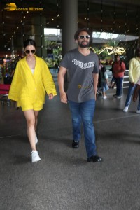 lovebirds rakul preet singh and jackky bhagnani spotted at airport on june 5, 2023