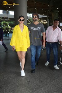 lovebirds rakul preet singh and jackky bhagnani spotted at airport on june 5, 2023