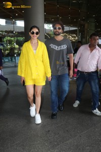 lovebirds rakul preet singh and jackky bhagnani spotted at airport on june 5, 2023