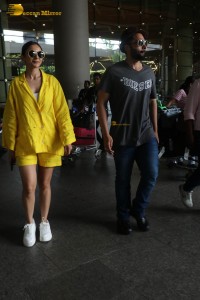 lovebirds rakul preet singh and jackky bhagnani spotted at airport on june 5, 2023