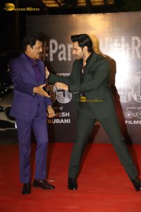 Celebrities including Mrunal Thakur, Shilpa Shetty, Neha Dhupia, Sonali Bendre, Raashi Khanna attend Ramesh Taurani’s birthday