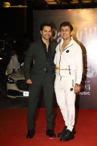 Celebrities including Mrunal Thakur, Shilpa Shetty, Neha Dhupia, Sonali Bendre, Raashi Khanna attend Ramesh Taurani’s birthday