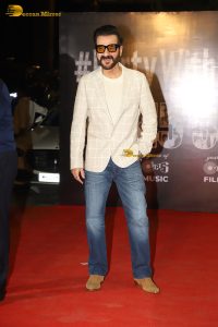 Celebrities including Mrunal Thakur, Shilpa Shetty, Neha Dhupia, Sonali Bendre, Raashi Khanna attend Ramesh Taurani’s birthday