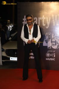 Celebrities including Mrunal Thakur, Shilpa Shetty, Neha Dhupia, Sonali Bendre, Raashi Khanna attend Ramesh Taurani’s birthday