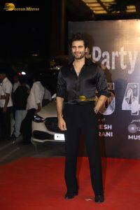 Celebrities including Mrunal Thakur, Shilpa Shetty, Neha Dhupia, Sonali Bendre, Raashi Khanna attend Ramesh Taurani’s birthday