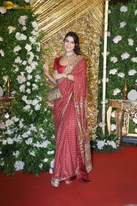 Ramesh Taurani Diwali Party 2025 attended by Pooja Hegde, Mrunal Thakur, Mouni Roy, Vaani Kapoor, Genelia, Manushi Chhillar, and others