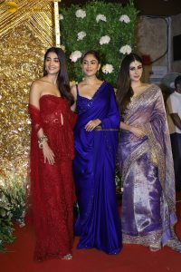 Ramesh Taurani Diwali Party 2025 attended by Pooja Hegde, Mrunal Thakur, Mouni Roy, Vaani Kapoor, Genelia, Manushi Chhillar, and others