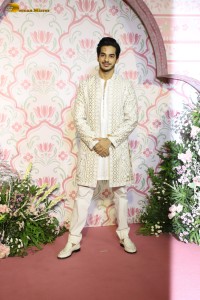 Ramesh Taurani’s Diwali Bash attended by Govinda, Anil Kapoor, Salman Khan, Shriya Saran, and others