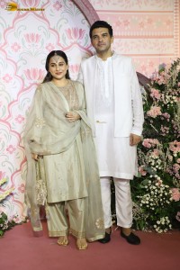 Ramesh Taurani’s Diwali Bash attended by Govinda, Anil Kapoor, Salman Khan, Shriya Saran, and others