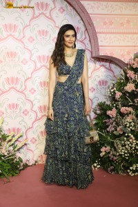 Ramesh Taurani’s Diwali Bash attended by Govinda, Anil Kapoor, Salman Khan, Shriya Saran, and others