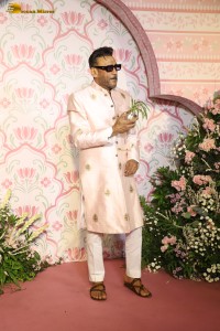 Ramesh Taurani’s Diwali Bash attended by Govinda, Anil Kapoor, Salman Khan, Shriya Saran, and others