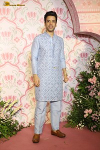 Ramesh Taurani’s Diwali Bash attended by Govinda, Anil Kapoor, Salman Khan, Shriya Saran, and others