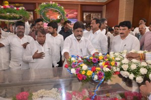 Family, Friends, and Well-wishers including Chandrababu Naidu, Chiranjeevi, Pawan Kalyan, Nagarjuna pay last respects to Ramoji Rao