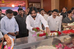 Family, Friends, and Well-wishers including Chandrababu Naidu, Chiranjeevi, Pawan Kalyan, Nagarjuna pay last respects to Ramoji Rao