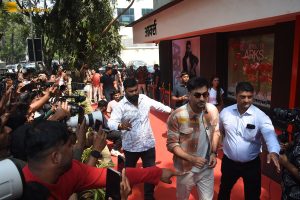ranbir kapoor celebrates the first anniversary of his clothing brand ARKS