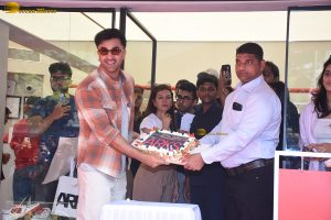 ranbir kapoor celebrates the first anniversary of his clothing brand ARKS