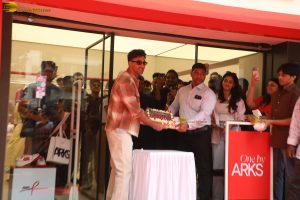 ranbir kapoor celebrates the first anniversary of his clothing brand ARKS