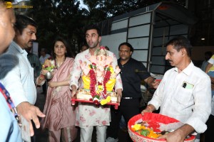 Ranbir Kapoor offered prayers and performed Ganesh Visarjan on September 11, 2024