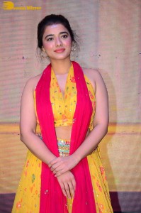 Ranga Ranga Vaibhavanga movie team including Vaishnav Tej and Ketika Sharma visit K L University